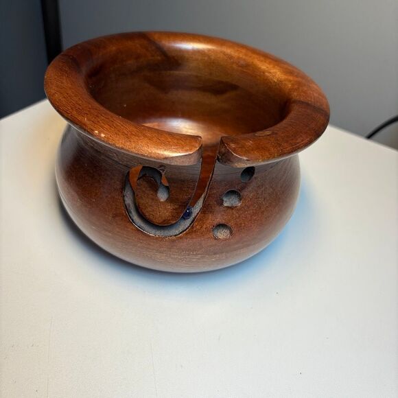 Loops & Threads Sheesham Wood Yarn Bowl – Handcrafted Knitting Crochet Holder – - Picture 1 of 5